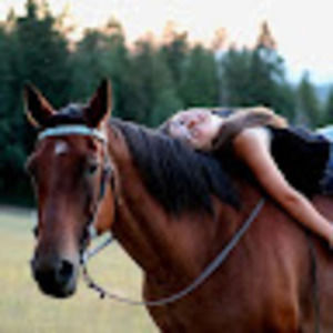 Meet your Posher, Ava